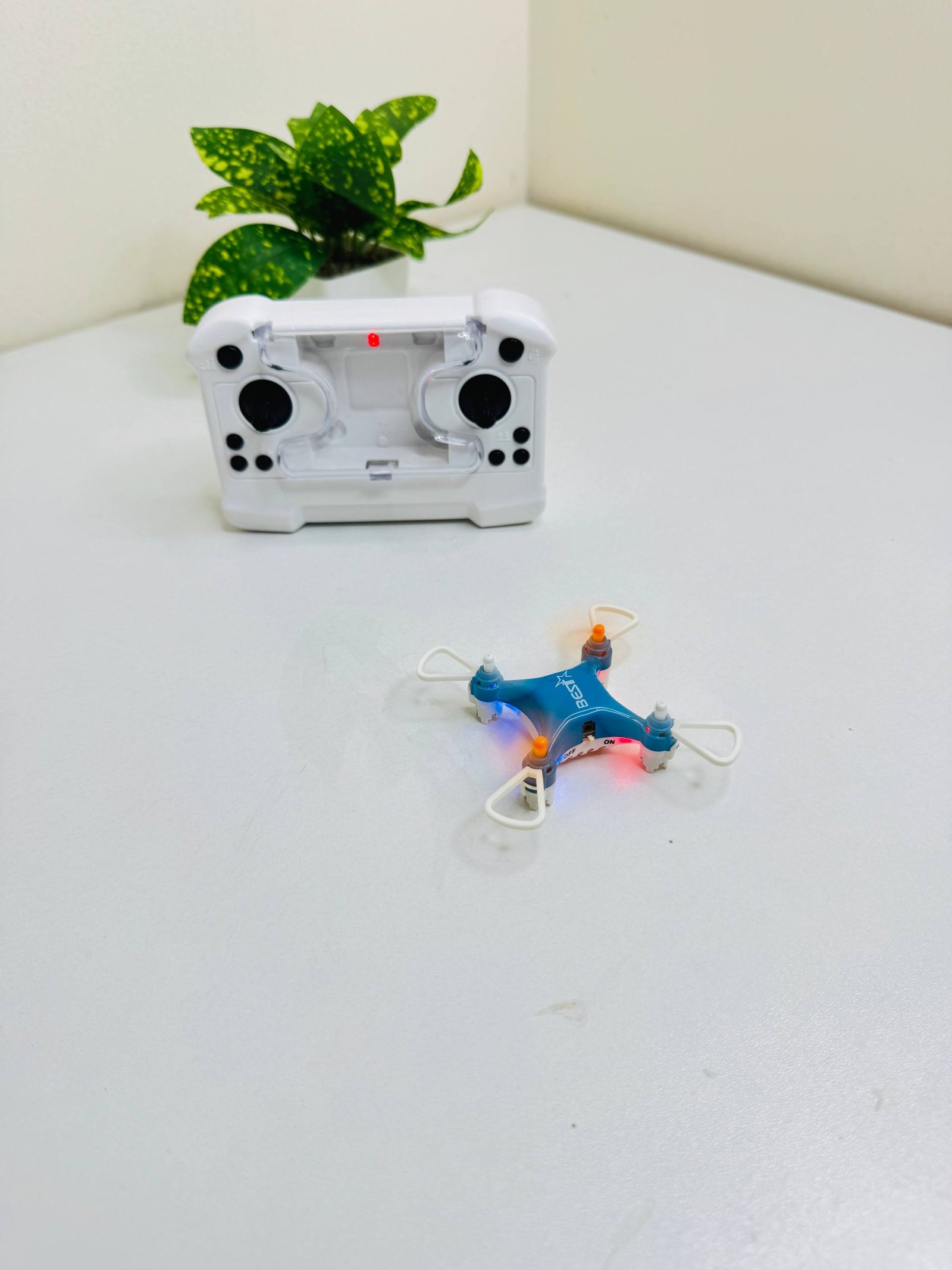 Mini Aerobat Four-Axis drone D0309